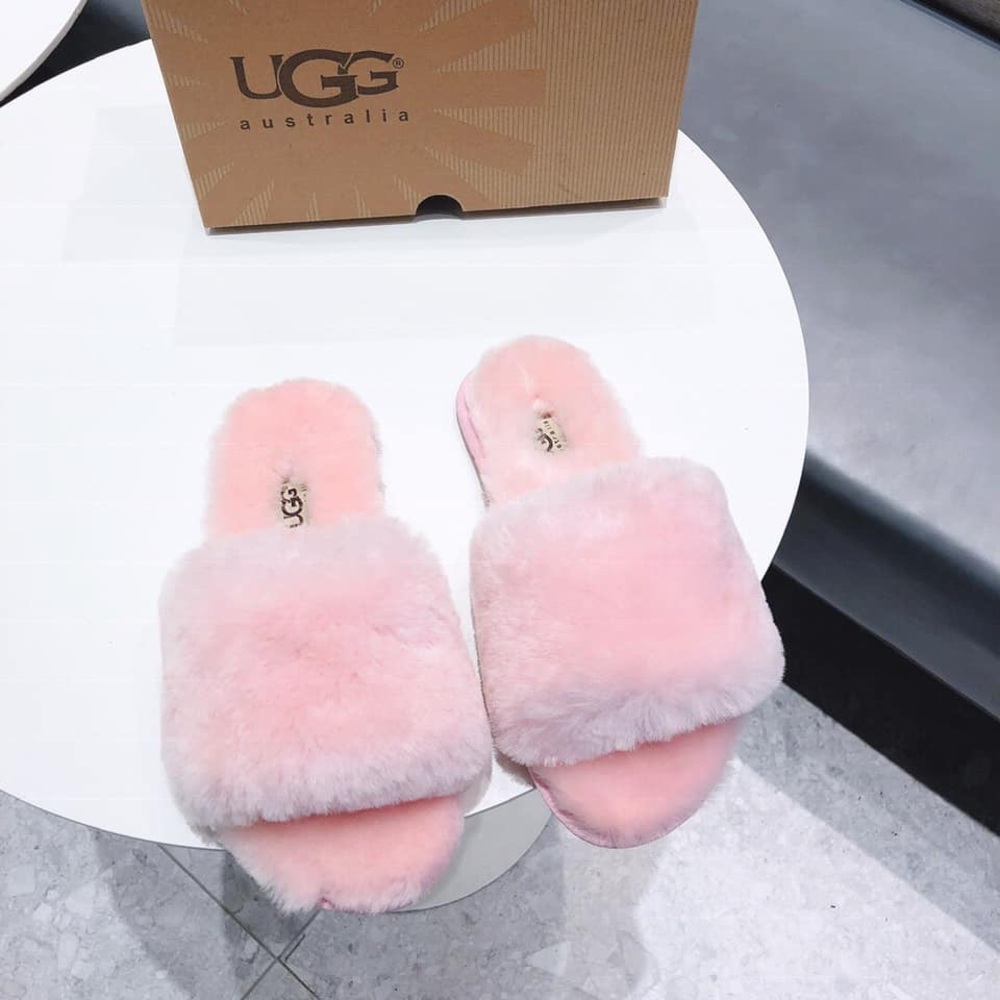Comfy Ugg slippers must be sold as 2 pair for $115